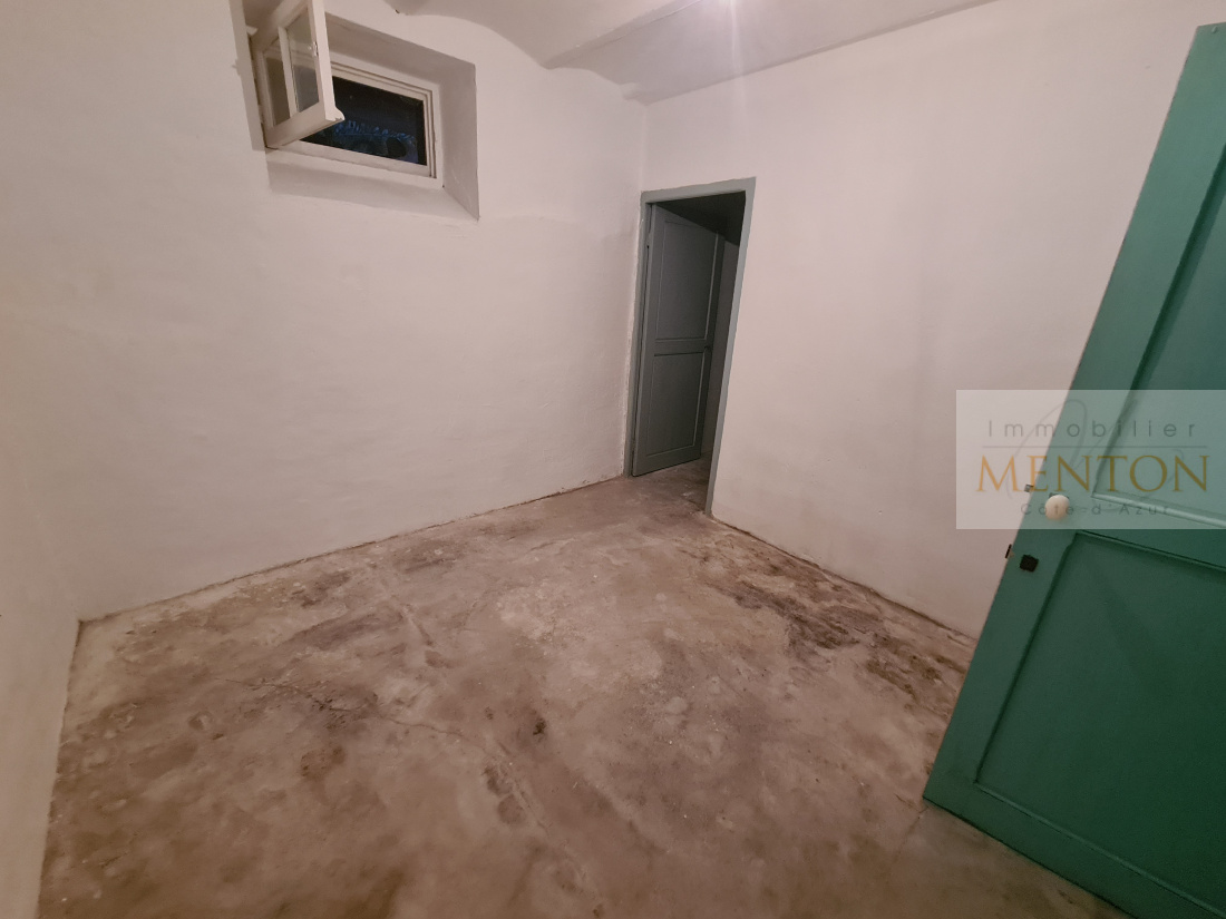 cave 1 sous appartement, 10 m² , 2,6m de hauteur